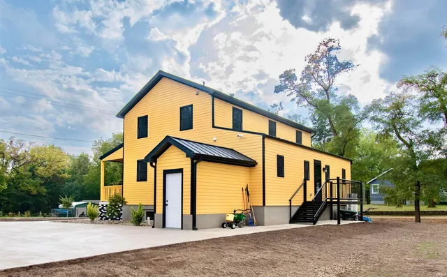 $489,000 | 115 East Wolcott Street, Wolcottville, IN 46795