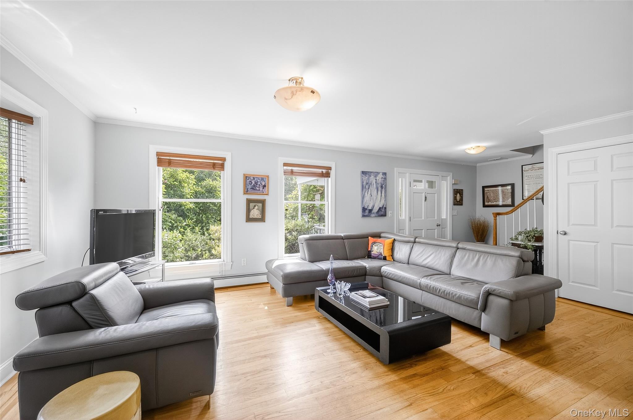 6 Berea Road Walden, NY 12586 - Photo 5 of 29 Living room