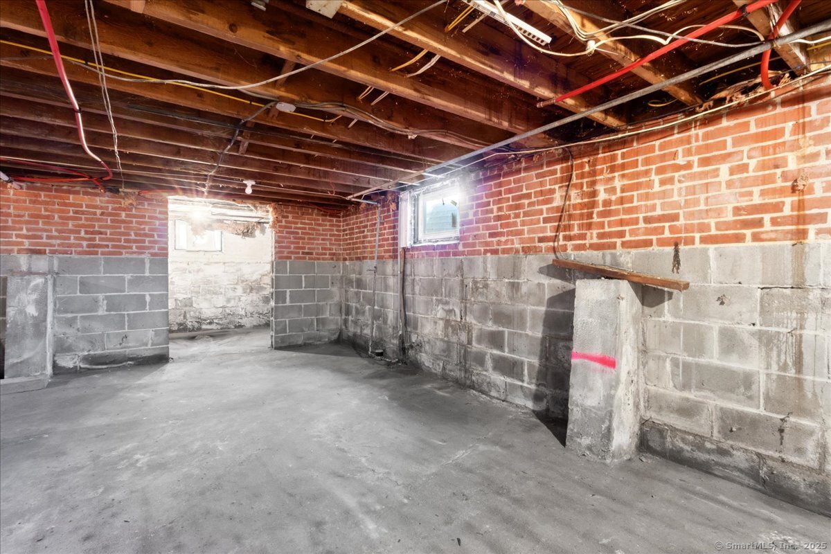 143 Bridge Street East Windsor, CT 06088 - Photo 15 of 37