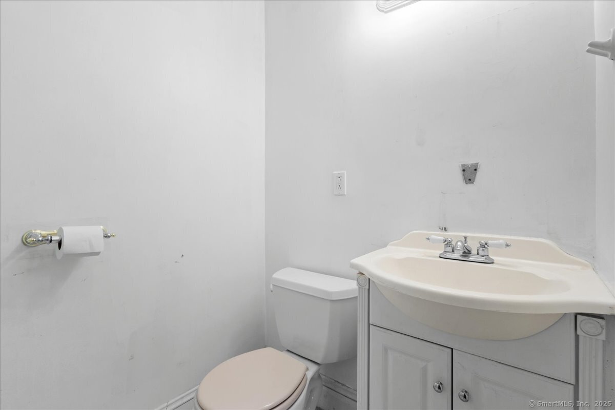 143 Bridge Street East Windsor, CT 06088 - Photo 30 of 37