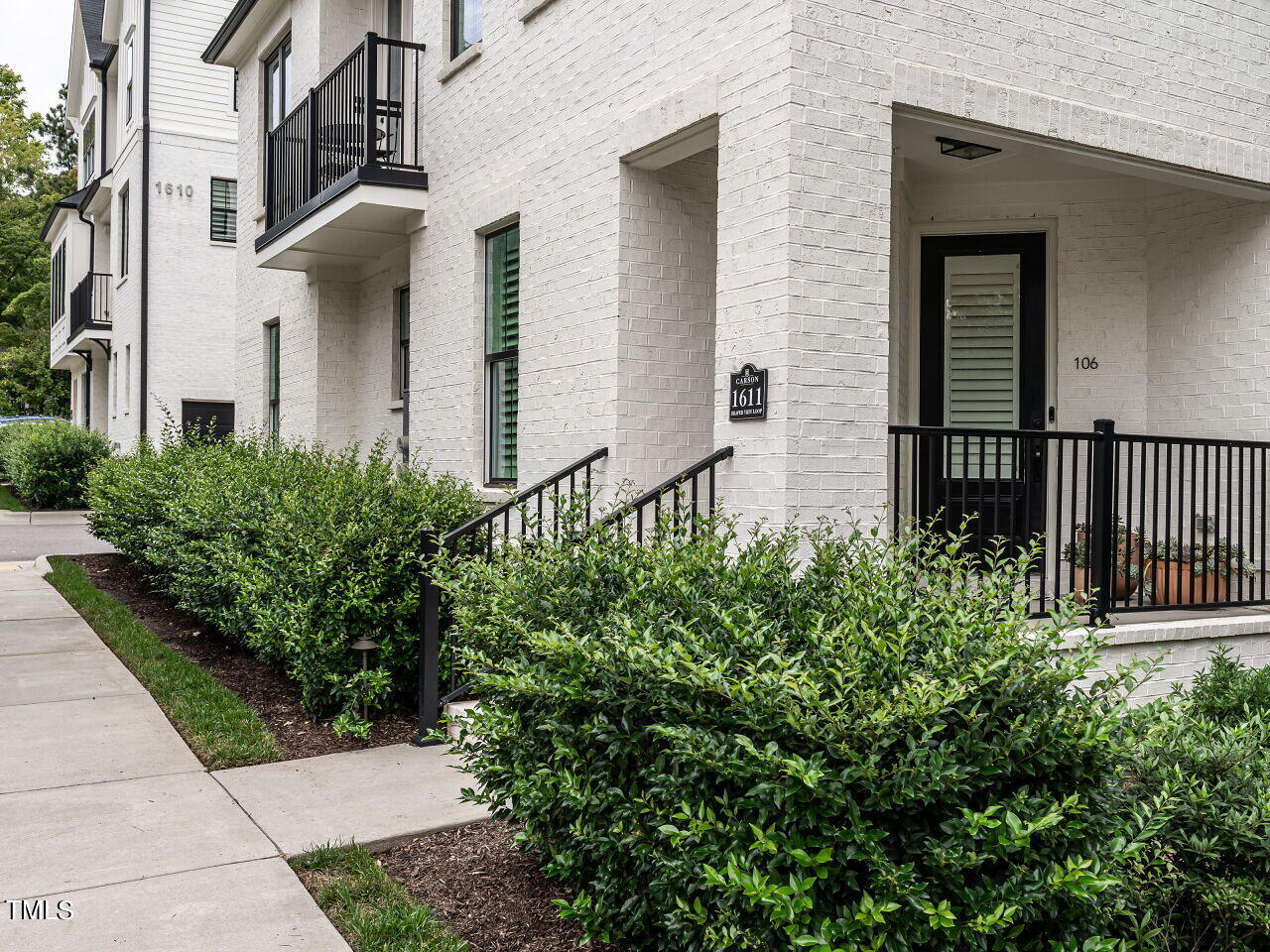 1611 Draper View Loop, Unit 106 Raleigh, NC 27608 - Photo 4 of 27 004-1280x960-front-porch