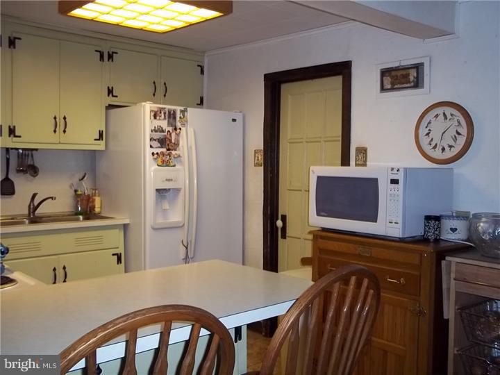 64 Valley Road Birdsboro, PA 19508 - Photo 9 of 24 Kitchen