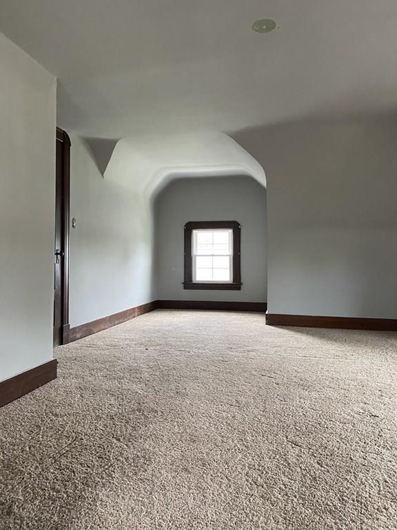 999 Sumner Avenue Springfield, MA 01118 - Photo 17 of 18 an empty room with a window