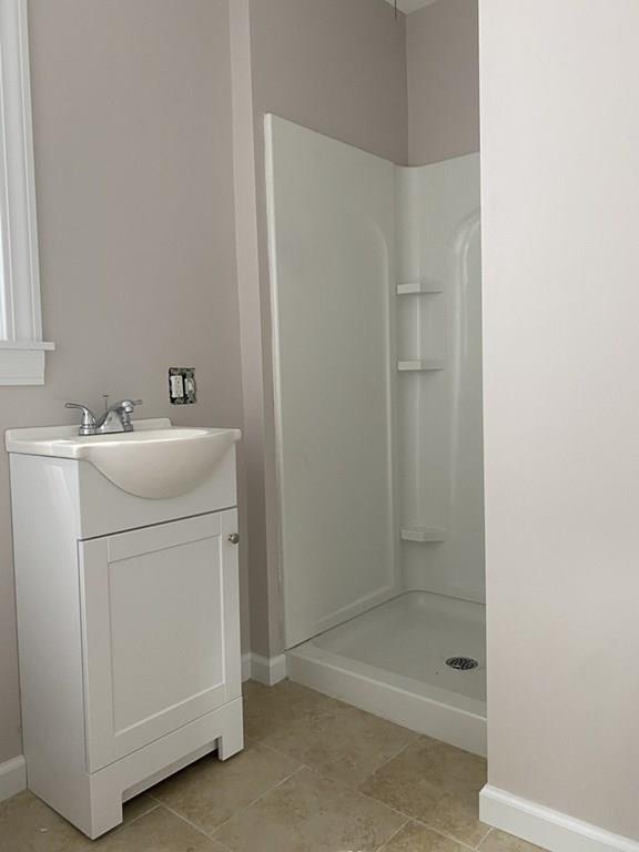 999 Sumner Avenue Springfield, MA 01118 - Photo 9 of 18 a utility room with dryer and washer