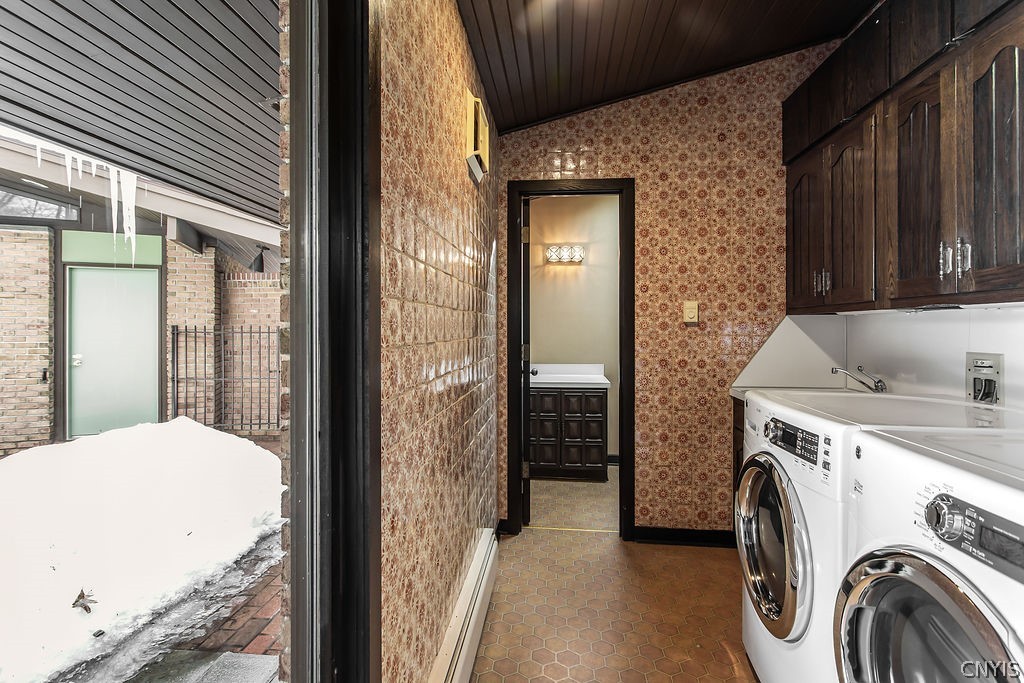 17 Quaker Hill Road DeWitt, NY 13224 - Photo 18 of 50 Secondary entrance to the house through the mud/la