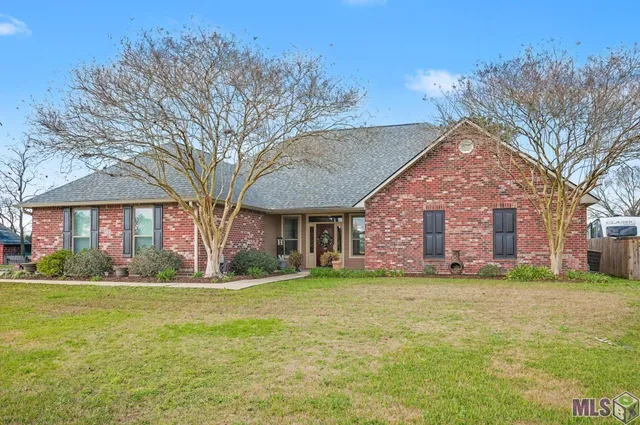 $435,000 | 26177 Whispering Pines Avenue, Denham Springs, LA 70726