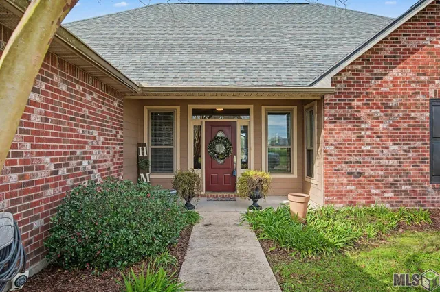 $435,000 | 26177 Whispering Pines Avenue, Denham Springs, LA 70726