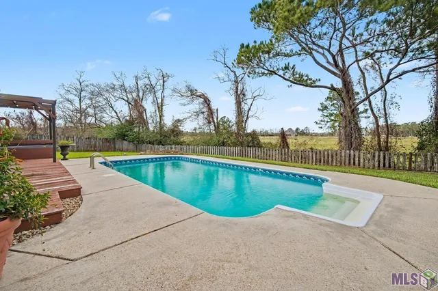 $435,000 | 26177 Whispering Pines Avenue, Denham Springs, LA 70726