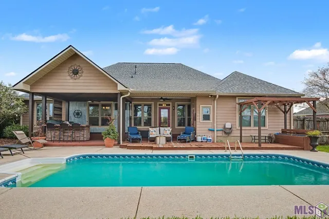 $435,000 | 26177 Whispering Pines Avenue, Denham Springs, LA 70726