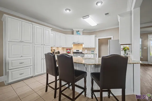 $435,000 | 26177 Whispering Pines Avenue, Denham Springs, LA 70726