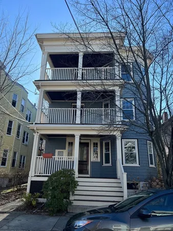 $3,500 | 7 Lewis Street, Unit 1, Somerville, MA 02143