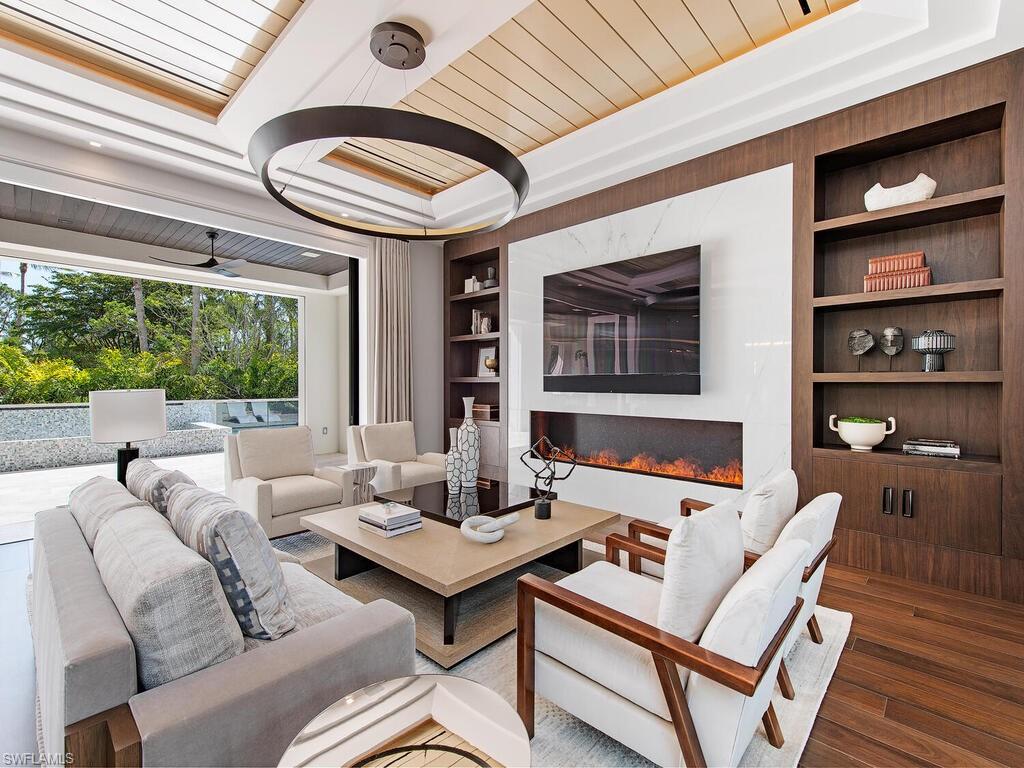 2060 Gordon Drive Naples, FL 34102 - Photo 11 of 49