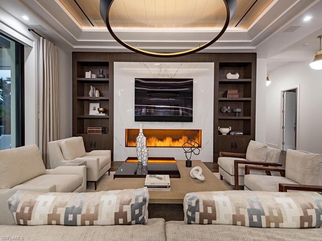 2060 Gordon Drive Naples, FL 34102 - Photo 12 of 49