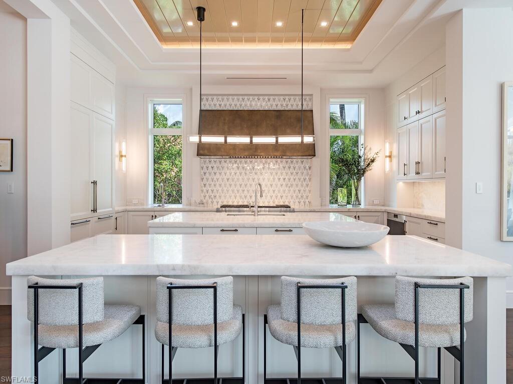 2060 Gordon Drive Naples, FL 34102 - Photo 14 of 49