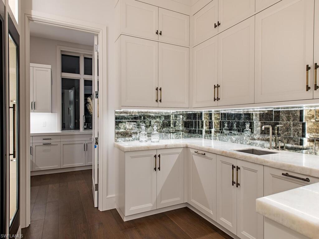 2060 Gordon Drive Naples, FL 34102 - Photo 15 of 49