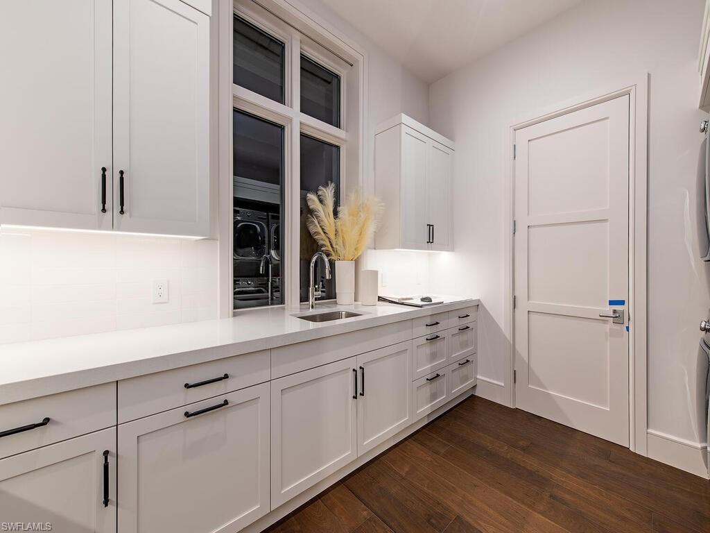 2060 Gordon Drive Naples, FL 34102 - Photo 16 of 49