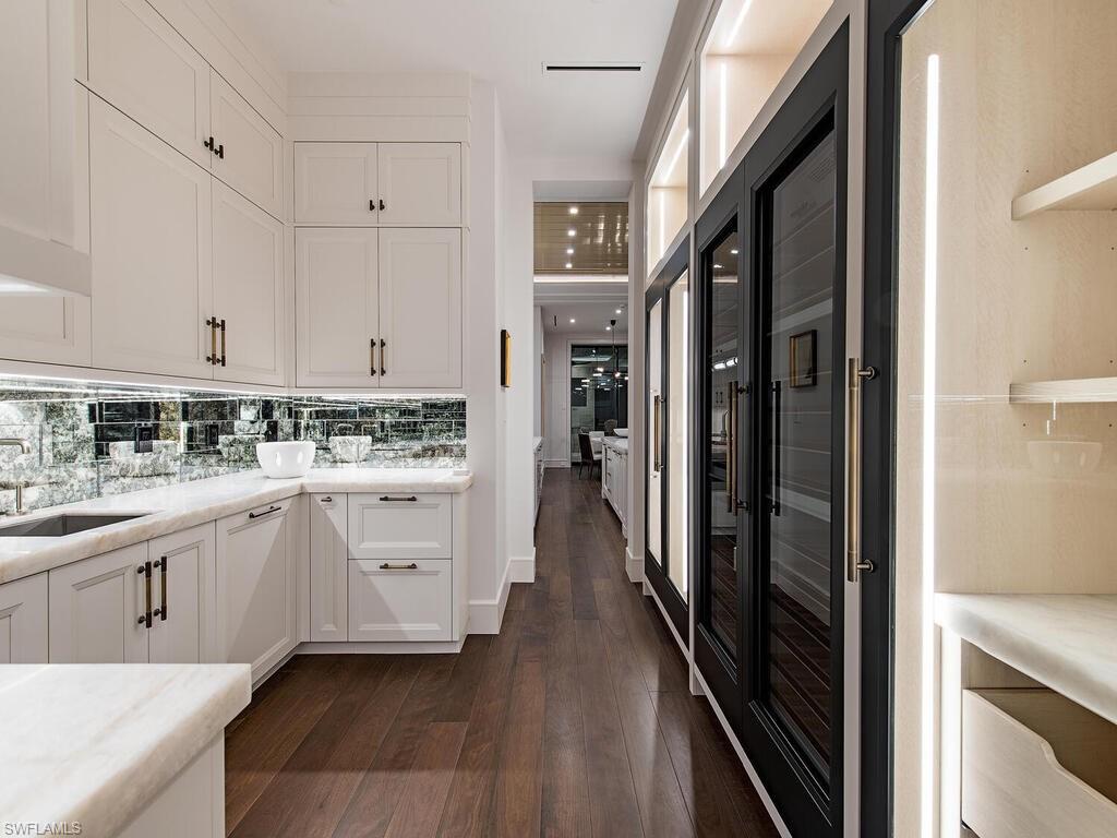 2060 Gordon Drive Naples, FL 34102 - Photo 17 of 49