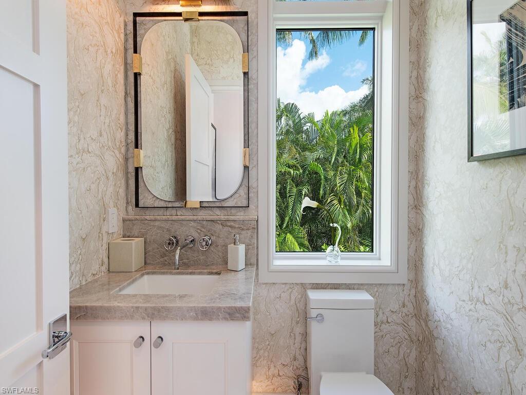 2060 Gordon Drive Naples, FL 34102 - Photo 19 of 49