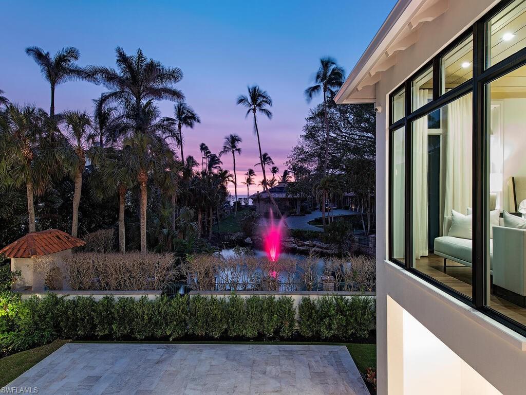 2060 Gordon Drive Naples, FL 34102 - Photo 22 of 49