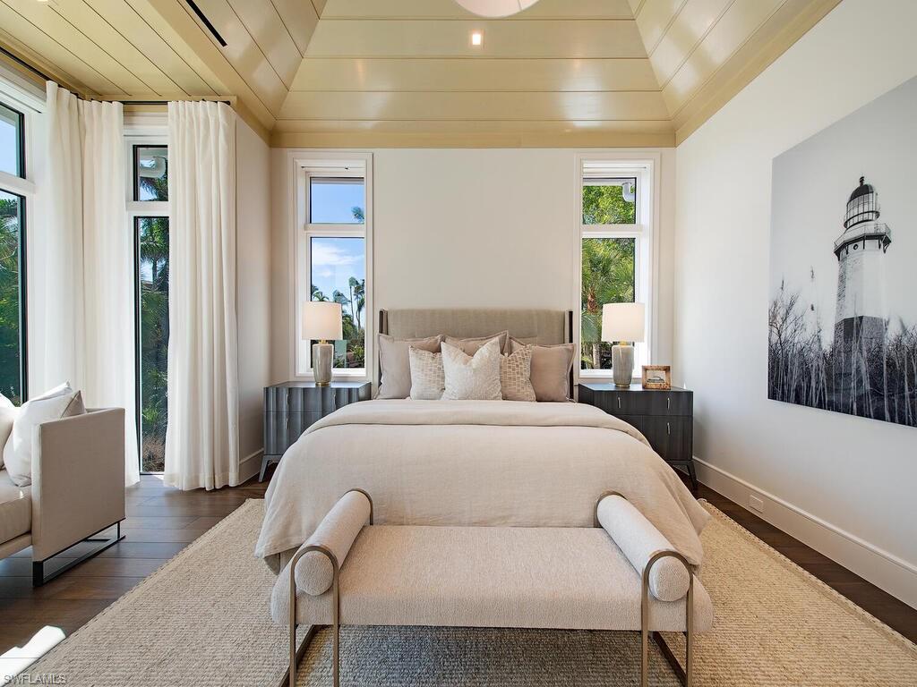 2060 Gordon Drive Naples, FL 34102 - Photo 27 of 49