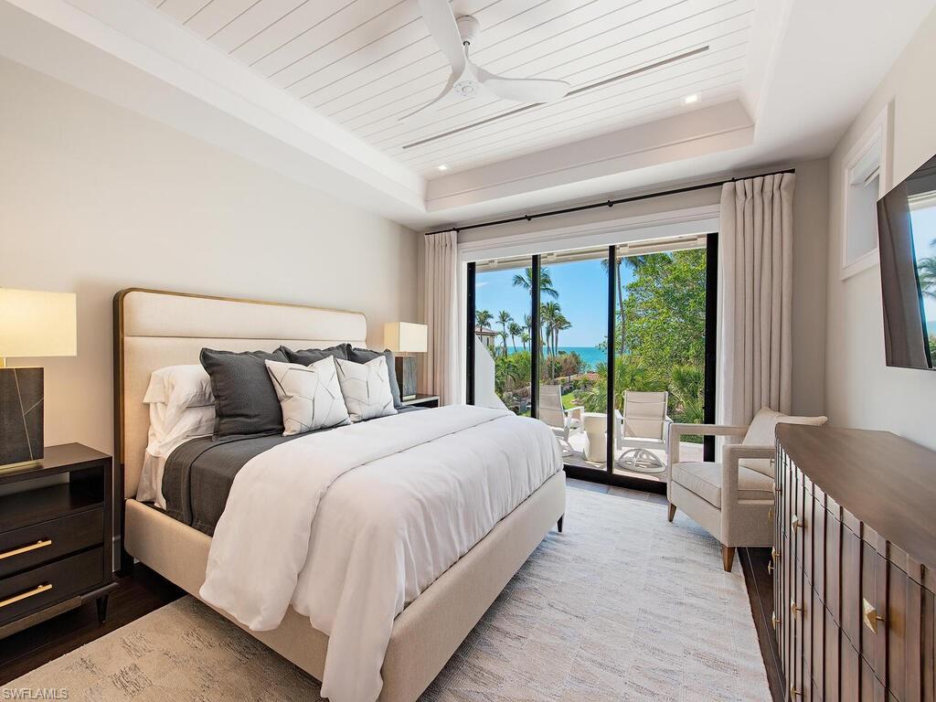 2060 Gordon Drive Naples, FL 34102 - Photo 37 of 49