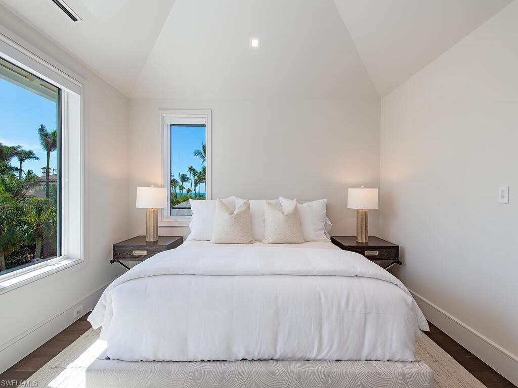 2060 Gordon Drive Naples, FL 34102 - Photo 46 of 49