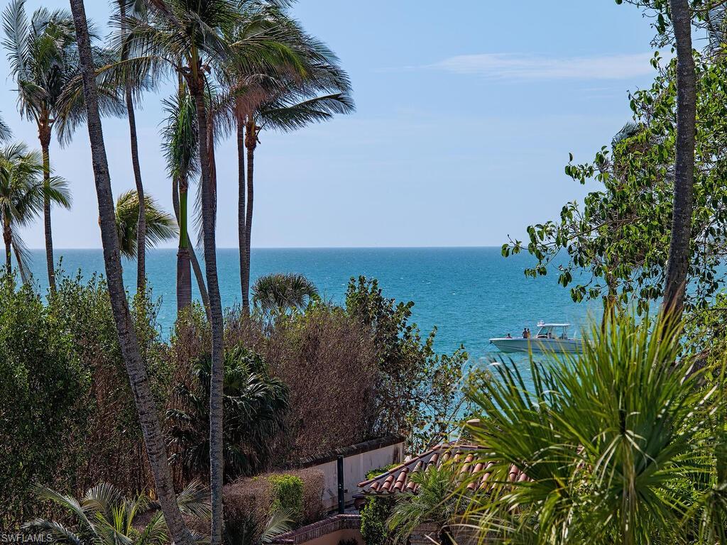 2060 Gordon Drive Naples, FL 34102 - Photo 7 of 49