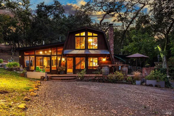 $2,199,950 | 350 Canyon Road, Geyserville, CA 95441
