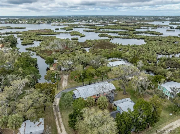 $425,000 | 13465 West Hillbilly Lane, Crystal River, FL 34429