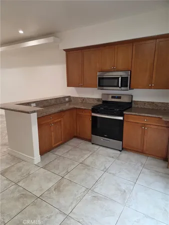 $3,200 | 10220 Samoa Avenue, Unit 107, Tujunga, CA 91042