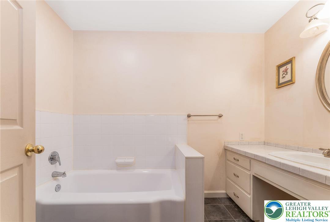 3884 Route 212 Springfield Twp Pa Riegelsville, PA 18077 - Photo 27 of 33