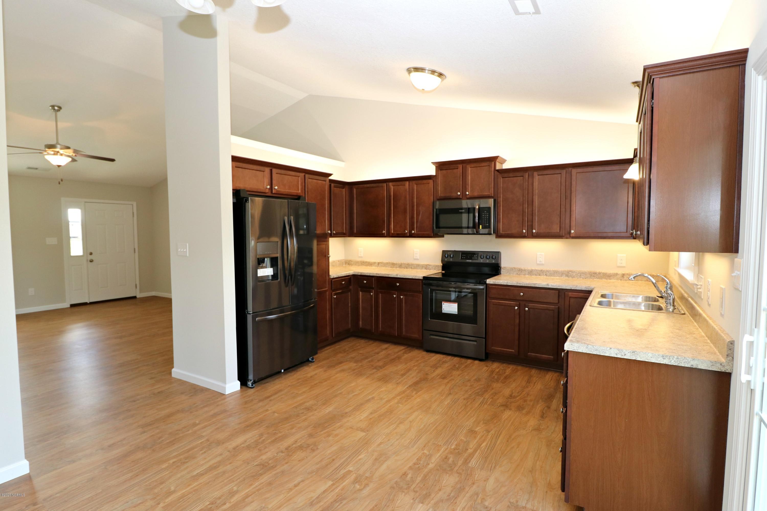 110 Buckskin Road Pollocksville, NC 28573 - Photo 4 of 13 Similar photo