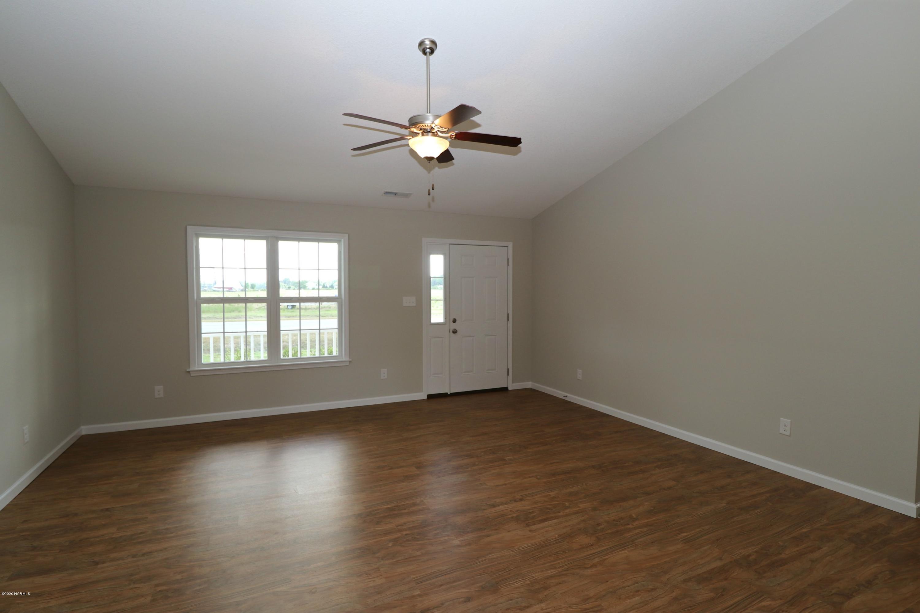 110 Buckskin Road Pollocksville, NC 28573 - Photo 9 of 13 Similar photo