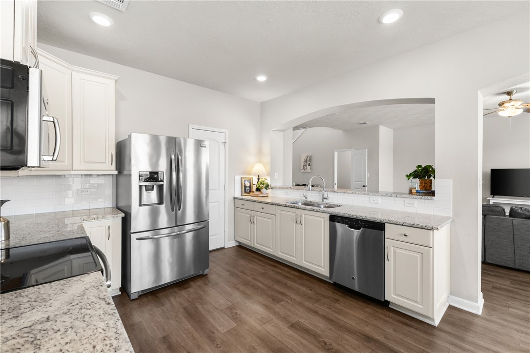 2011 Stubbs Drive Bryan, TX 77807 - Photo 4 of 30