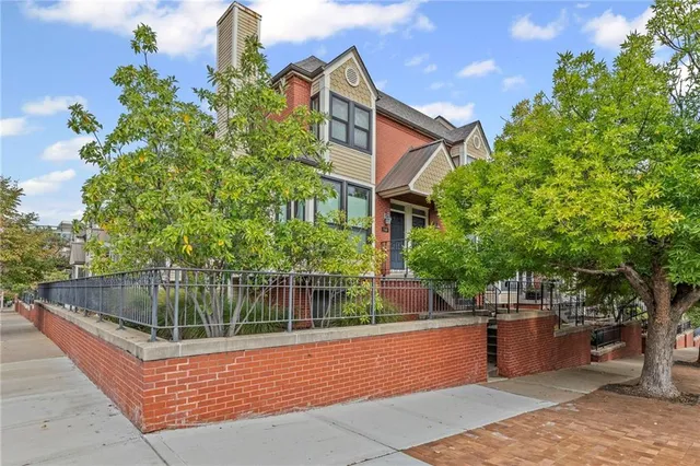 $269,900 | 536 West 10th Street, Kansas City, MO 64105