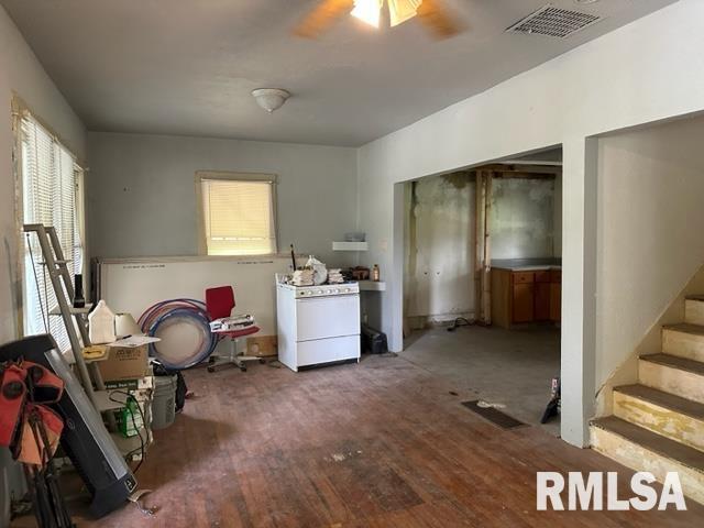 119 McCann Street Benton, IL 62812 - Photo 9 of 22