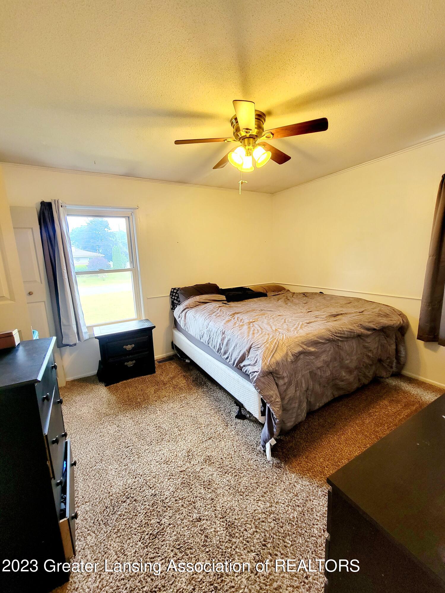 5605 Schafer Road Lansing, MI 48911 - Photo 15 of 47 20230616_110546 (1)