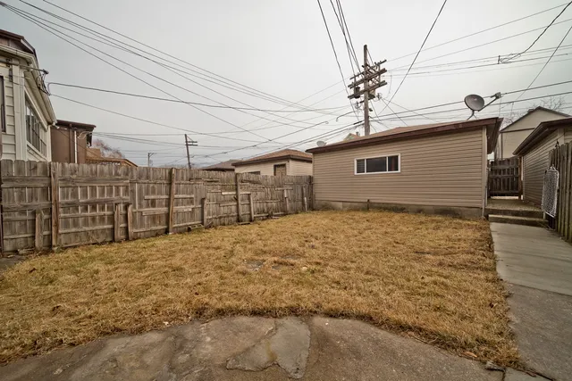 $1,800 | 3641 South Union Avenue, Unit 2, Chicago, IL 60609