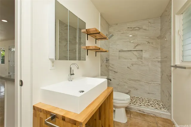 $2,300,000 | 905 Kainui Drive, Kailua, HI 96734