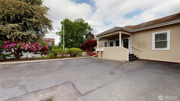 $2,800 | 840 East Main Street, Unit 101, Auburn, WA 98002