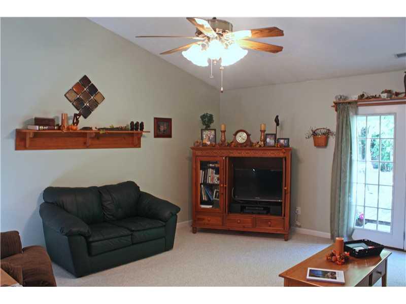 5604 Decatur Ridge Drive Indianapolis, IN 46221 - Photo 3 of 16
