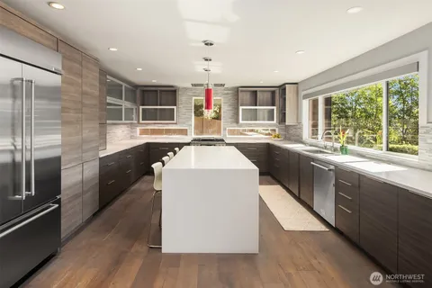 $2,588,000 | 899 Northwest Elford Drive, Seattle, WA 98177