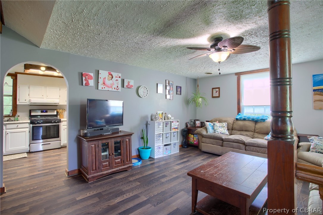 830 Ridgefield Road Mathews, VA 23109 - Photo 4 of 44 Gallery Image 4