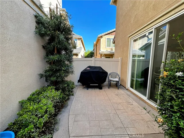 $3,250 | 631 South Brampton Avenue, Rialto, CA 92376