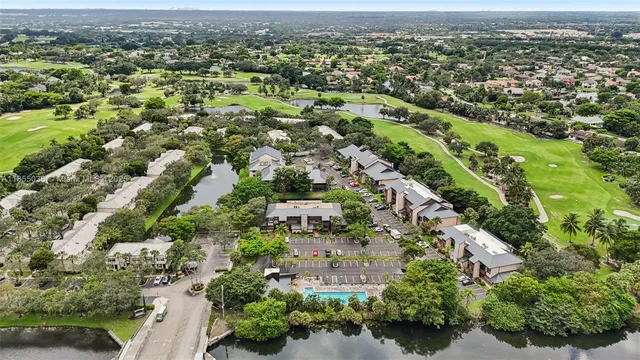 $419,000 | 121 Southwest 96th Terrace, Unit 205, Plantation, FL 33324