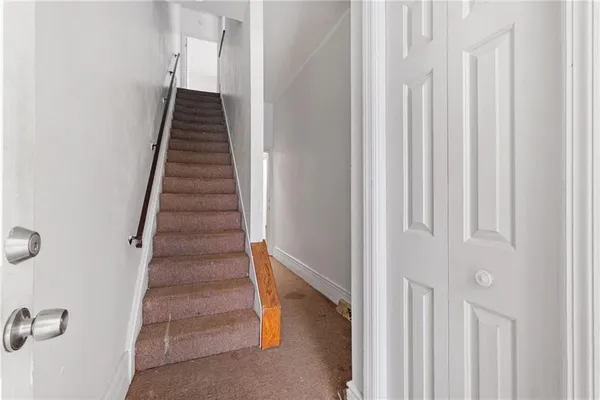 a view of entryway with hallway