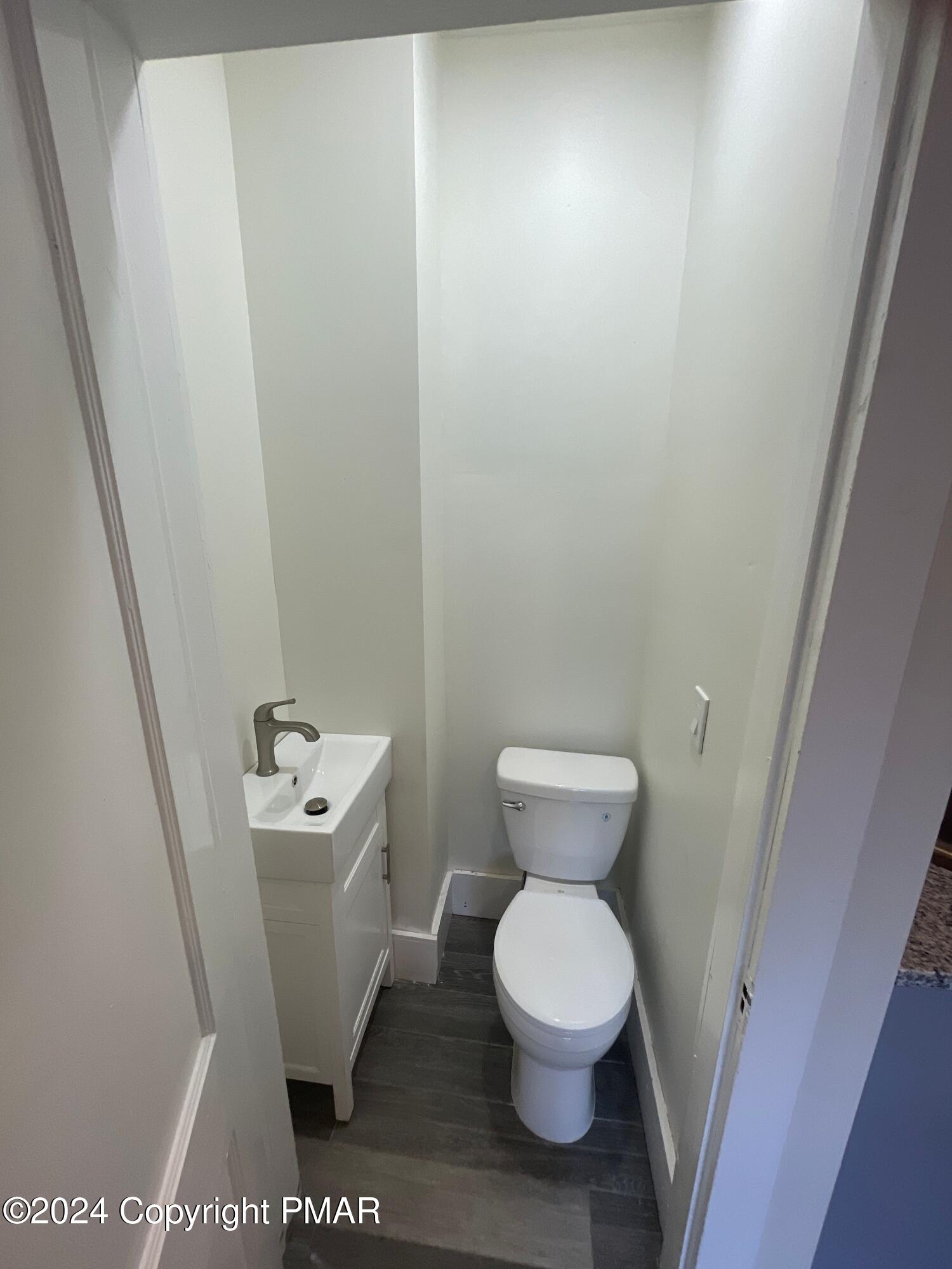 714 Scott Street Stroudsburg, PA 18360 - Photo 3 of 12 image (8)