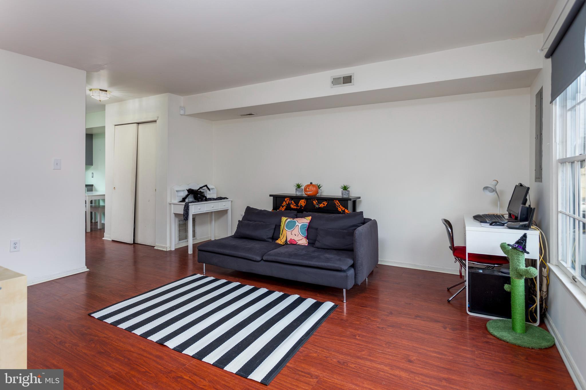 459 Vernon Road Philadelphia, PA 19119 - Photo 3 of 20 Living room