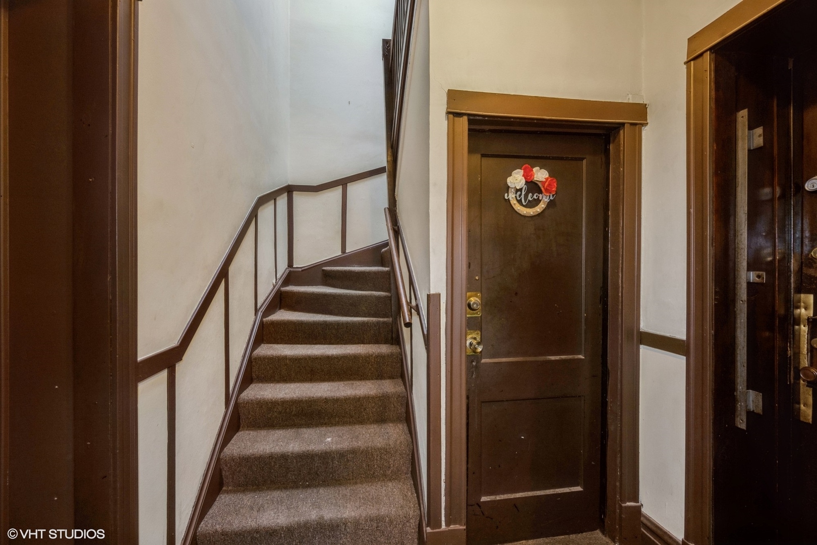 4954 West Augusta Boulevard, Unit 2 Chicago, IL 60651 - Photo 5 of 15 a view of entryway