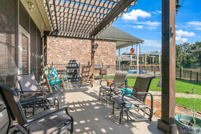 $500,000 | 21161 Waterfront E Drive, Maurepas, LA 70449